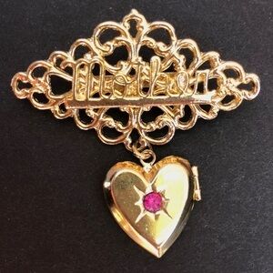 𝅺vintage Mother gold tone locket brooch